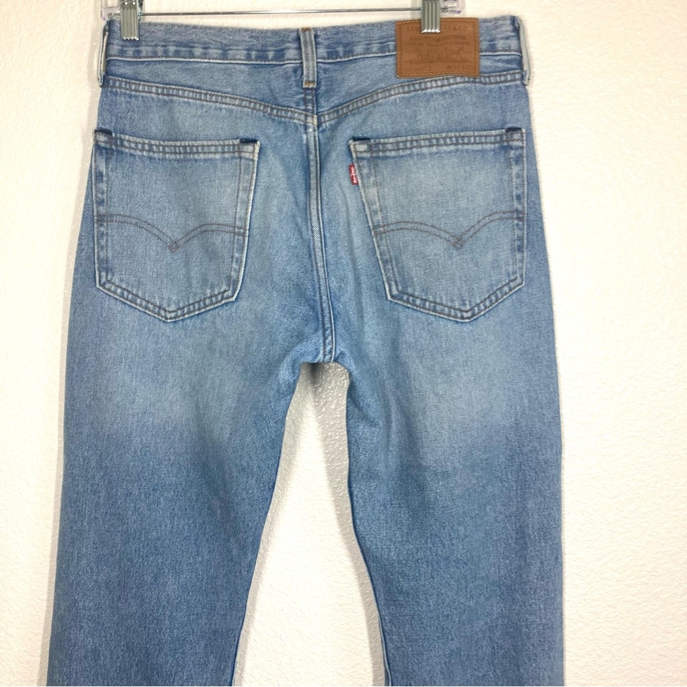 Levi's Premium 551 Z Mens Authentic Straight Leg Jeans 31x32 Medium Wash - Picture 8 of 15